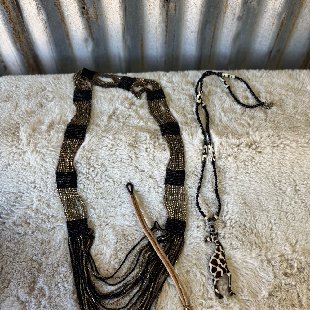 Giraffe Black and Gold Beaded Necklace Set